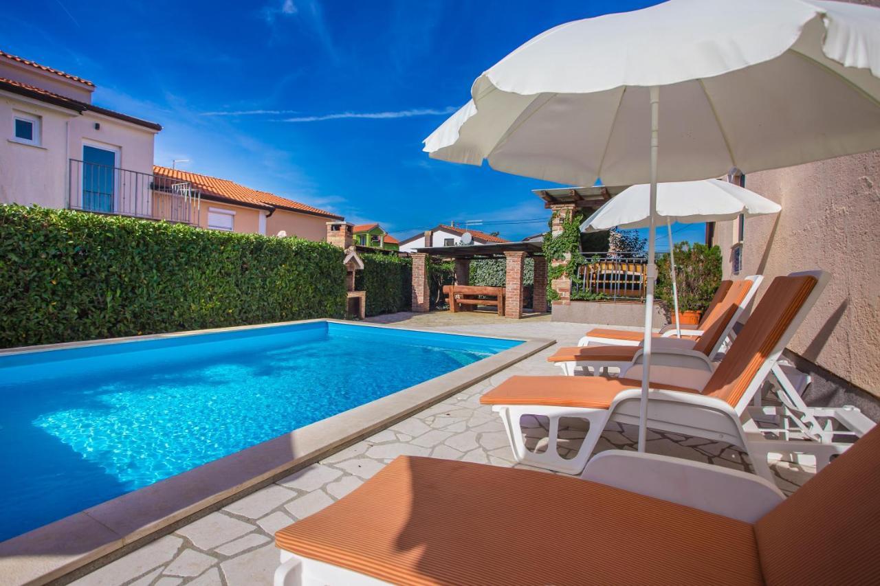 Ema-Dany Apartment Porec Exterior photo
